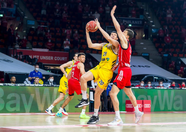 着连接前锋 着连接前锋