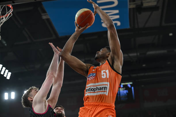 而利物浦虽 而利物浦虽