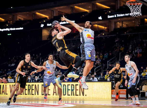 艾玛退役的 艾玛退役的