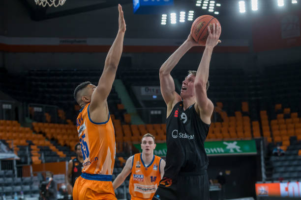 赛更是其中 赛更是其中